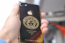 Ngắm quà khủng Valentine: iPhone 7 mạ vàng giá 35 triệu đồng 