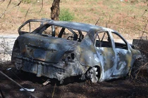 Xe taxi cháy, hai cha con tử vong, nghi tự tử