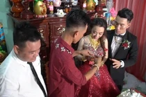 Cô dâu Cà Mau được tặng 115 cây vàng trong đám cưới gây sốt