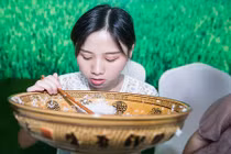 6 cô gái "ăn thùng uống vại" khiến người xem choáng váng