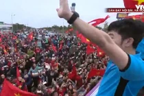 Đội tuyển U23 Việt Nam đã về đến sân bay Nội Bài