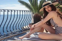 "Đệ nhất hot girl Lào" sexy không tưởng sau 1 năm nổi tiếng