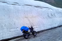 Những con đường kỳ lạ thu hút dân phượt mạo hiểm