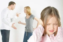 8 trường hợp cha mẹ vô trách nhiệm, đáng trách nhất