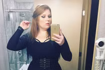 Giảm 70 kg trong 9 tháng nhờ múa cột 