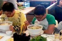 Chuyện lạ Sài Gòn: Ăn hết tô phở, thưởng 1 triệu đồng