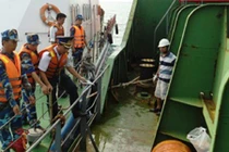 Cận cảnh tàu SUNRISE 689 đang được khám nghiệm