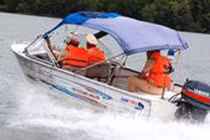 Canô tuần tra CSGT Bình Dương, TP HCM va chạm trên sông SG