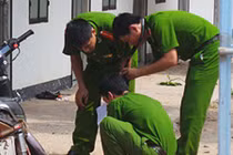 Đôi trai gái vứt xác chết lên taxi rồi bỏ chạy