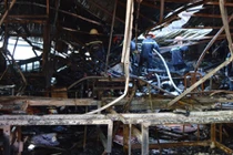 Cháy xưởng in ở TP HCM, nhà dân vạ lây