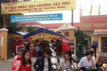 Đám cưới tưng bừng, “zô 100%” trong trụ sở UBND phường