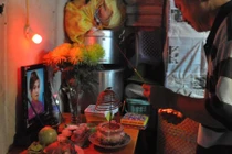 Cha ngã quỵ nhận tin con bị sát hại ở Hàn Quốc