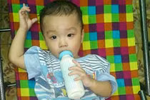 Xuất hiện 2 thân nhân bé trai bị bỏ rơi trên taxi?