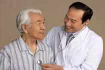 Hướng dẫn tầm soát ung thư phổi cho người già