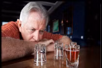 12 tác hại của việc nghiện rượu mãn tính đến sức khỏe