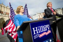 Không khí bầu cử Mỹ nóng rực trên khắp thế giới