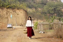 Chùm ảnh nữ văn sĩ Trung Quốc bỏ phố về quê 