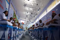 Lễ Giáng sinh trong nhà tù Brazil qua ảnh
