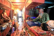 Soi "khách sạn rẻ nhất thế giới" 9.000 VND/đêm ở Bangladesh 