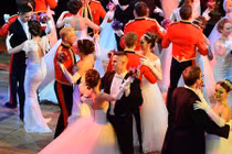 Ngỡ ngàng vũ hội lộng lẫy như cổ tích ở London