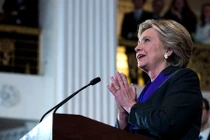 Bà Hillary Clinton đổ lỗi Giám đốc FBI khiến bà thất cử