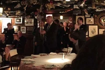 Chùm ảnh đại gia đình ông Donald Trump đi ăn tối