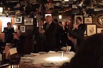 Chùm ảnh đại gia đình ông Donald Trump đi ăn tối