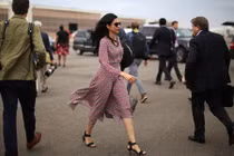 Chùm ảnh nữ trợ lý xinh đẹp của bà Hillary Clinton