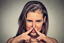 8 dấu hiệu mùi cơ thể cảnh báo sức khỏe không tốt