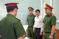 Quảng Bình: Bắt giam nguyên chủ tịch xã cùng cán bộ địa chính