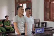 Chống người thi hành công vụ, 2 lâm tặc lĩnh án tù