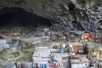 Ngôi làng “hang động” tách biệt hoàn toàn với thế giới bên ngoài