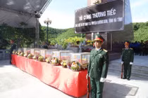 Hà Tĩnh truy điệu, an táng 6 hài cốt liệt sỹ