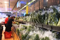 Hà Nội: Rau thơm đắt ngang thịt lợn, rau xanh tăng giá gấp đôi