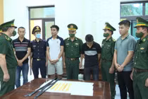 Bắt quả tang nhóm đối tượng vận chuyển 4kg vàng lậu