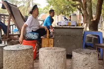 Quán nước “cối đá” độc nhất Hà Thành