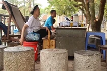 Quán nước “cối đá” độc nhất Hà Thành