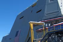 Cận cảnh “gạch tàng hình” trên chiến hạm khủng của Mỹ