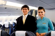 Vietnam Airlines trình diễn đồng phục mới trên máy bay