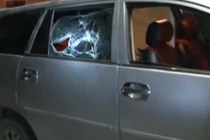 Phá cửa xe bắt 2 tên vận chuyển ma túy