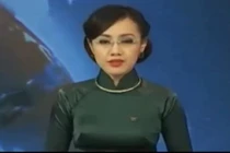 MC Hoài Anh rơi hoa tai lộp cộp khi lên sóng VTV
