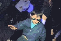 Ảnh động cười toe toét: Khi bé đi bar (P62)