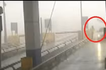 Người đàn ông may mắn thoát chết 2 lần