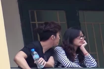 Clip cố gắng hôn 1 cô gái và cái kết bất ngờ