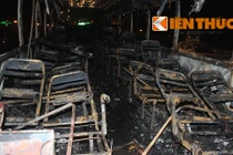 Cận cảnh xe chở 43 học sinh bị cháy trơ khung sắt