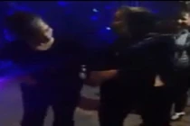 Cụ bà đánh bật trai trẻ, nhảy nhạc sàn tưng bừng