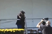 Rơi nước mắt cảnh người lính đoàn tụ với gia đình