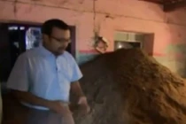 Cận cảnh đường hầm của kẻ trộm ngân hàng tại Ấn Độ