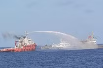 Trung Quốc thừa nhận hành vi hung hăm đâm tàu Việt Nam