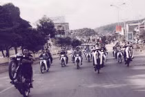 Tức mắt teen Việt tổ lái... cược mạng sống với tử thần